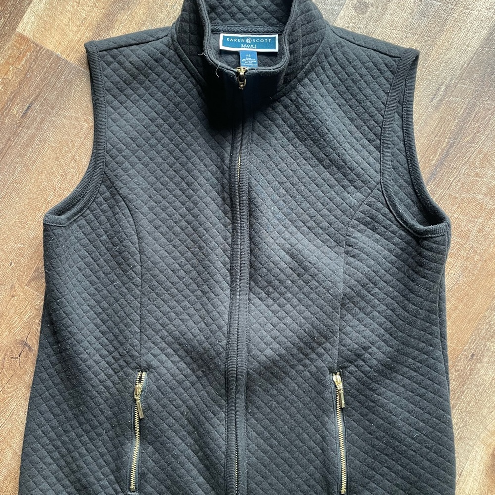 Size medium Karen Scott vest